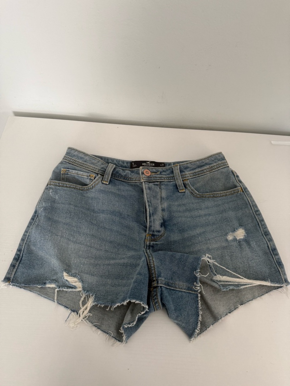 Hollister High Rise Mom Shorts Womens Size 5 W27 Distressed Cutoff Medium Wash